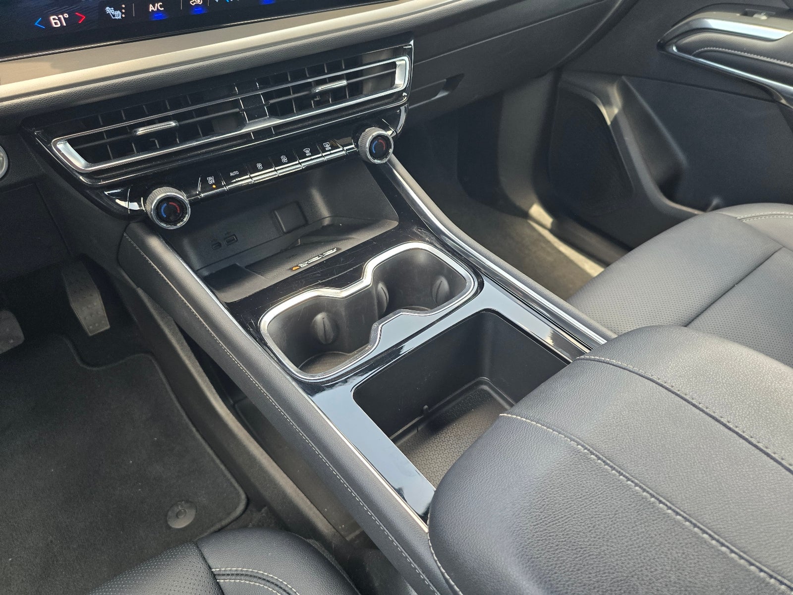 2025 Chevrolet Traverse AWD LT