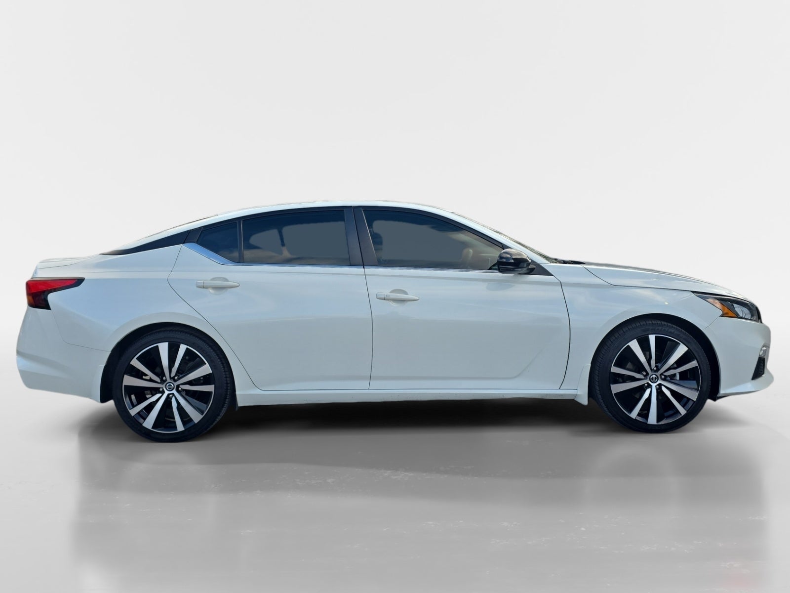 2022 Nissan Altima 2.0 SR