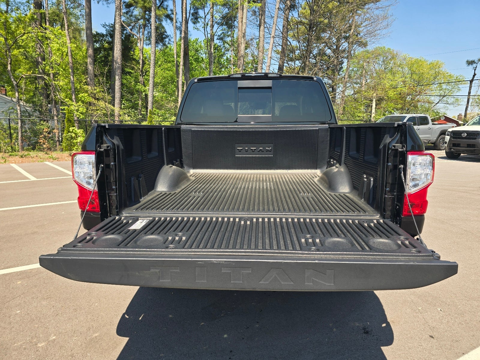 2024 Nissan Titan SV
