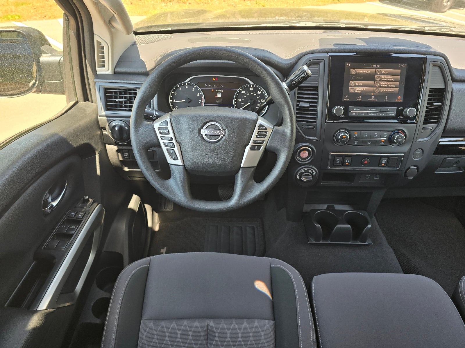 2024 Nissan Titan SV