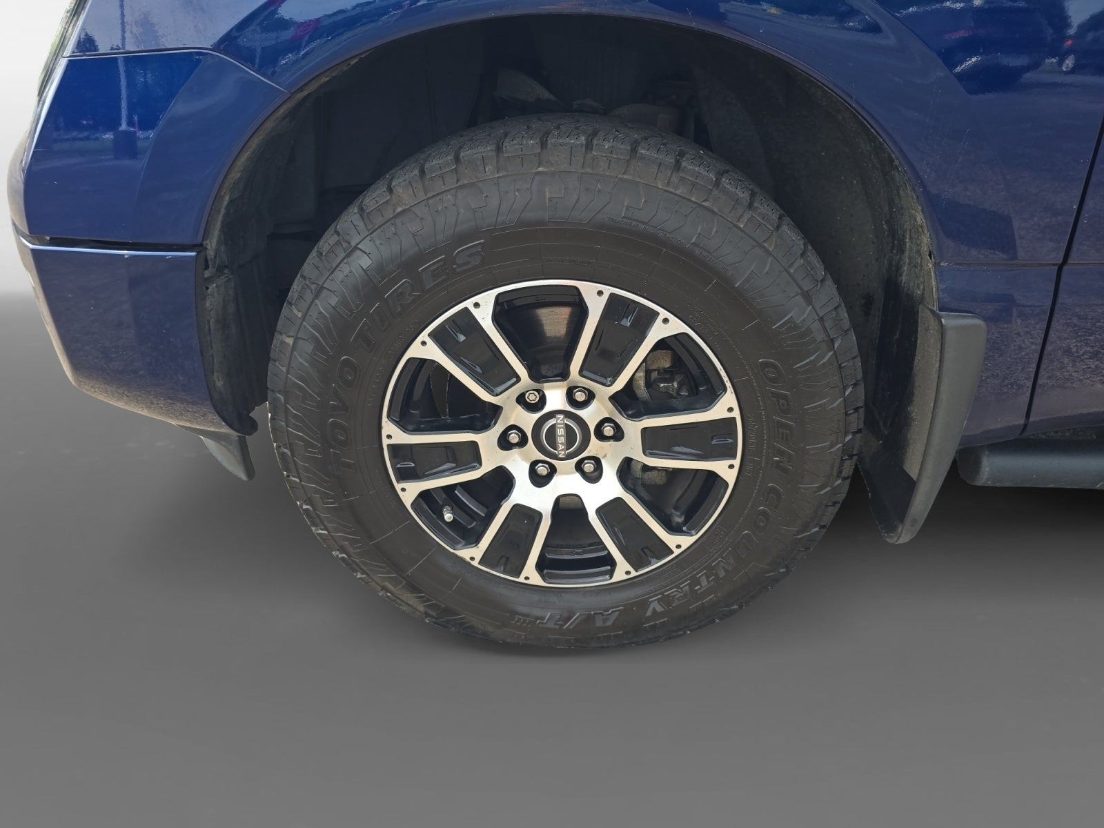 2023 Nissan Titan SV