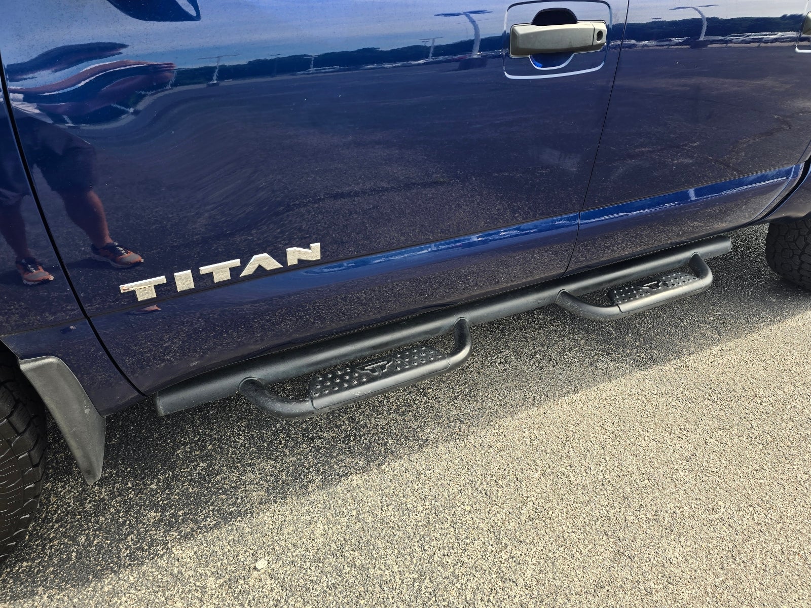 2023 Nissan Titan SV