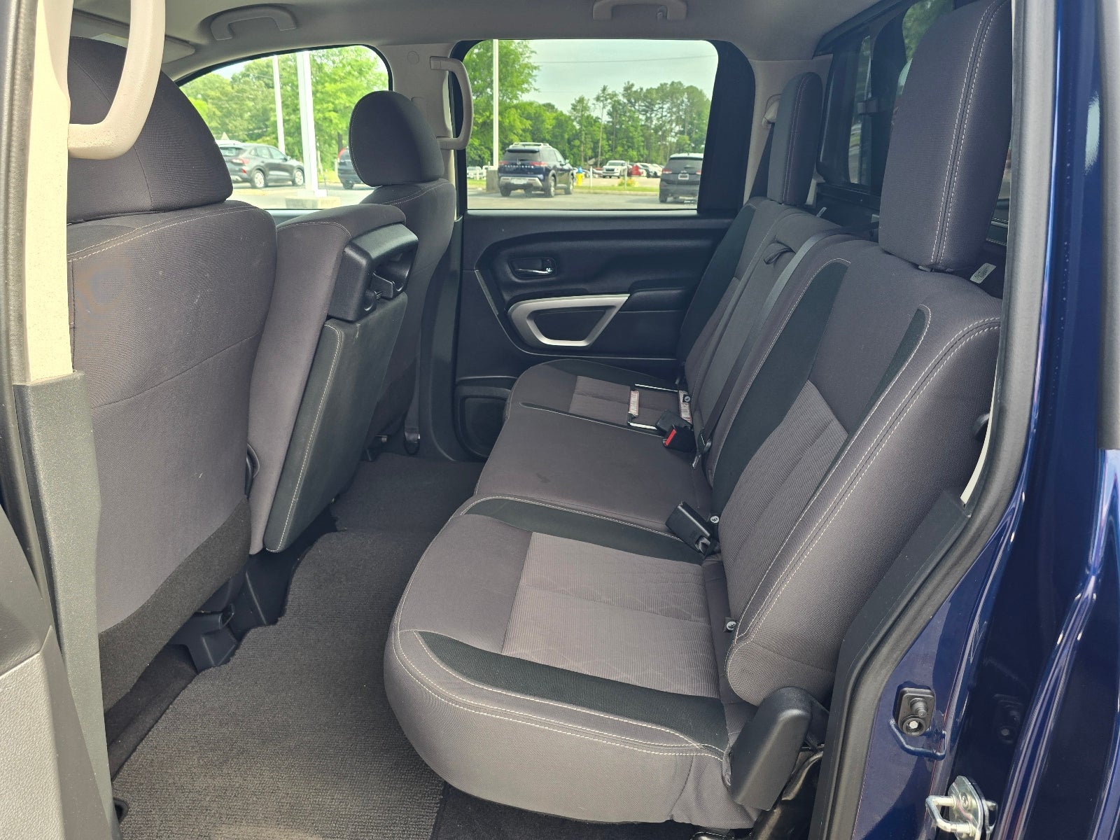 2023 Nissan Titan SV