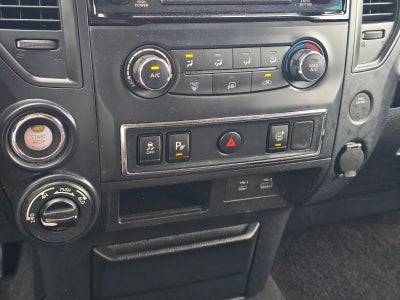 2023 Nissan Titan SV