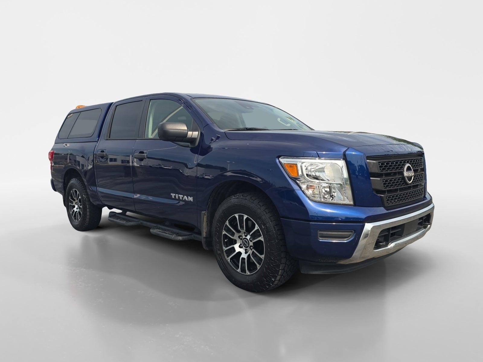 2023 Nissan Titan SV