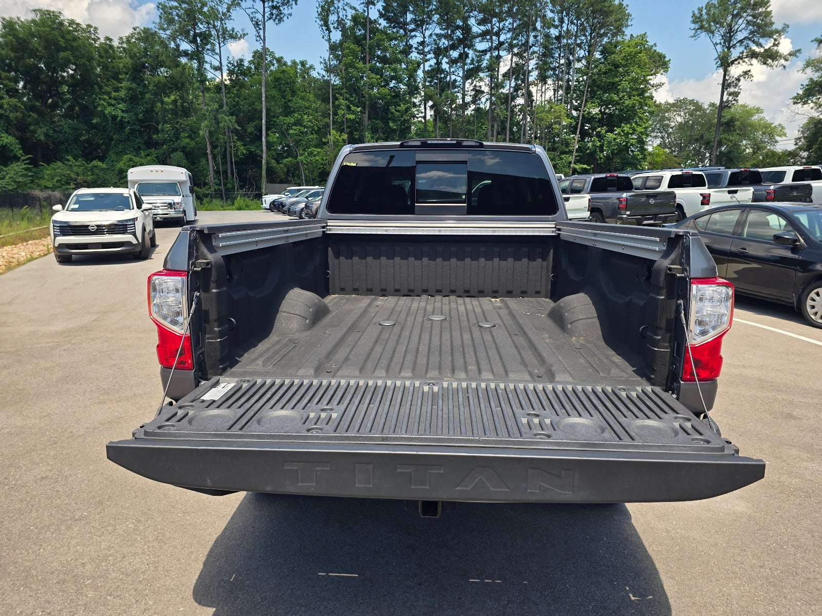 2024 Nissan Titan XD SV