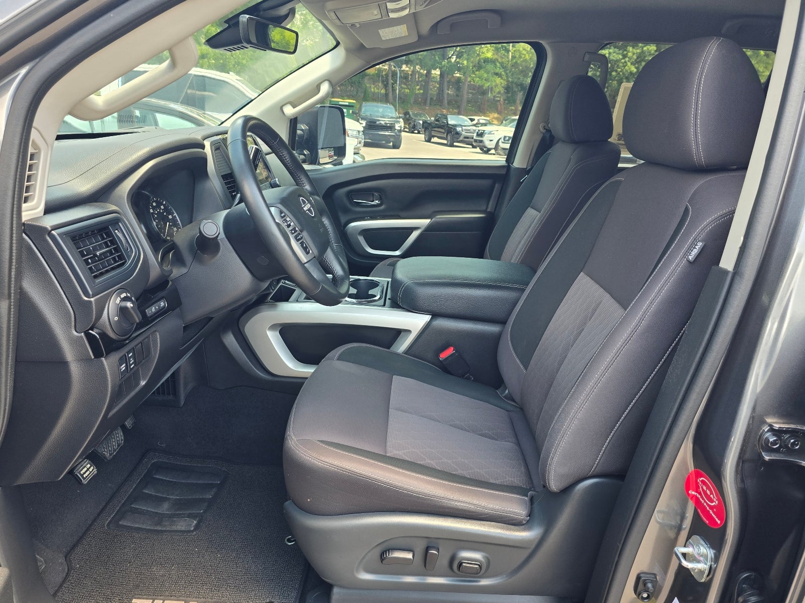 2024 Nissan Titan XD SV