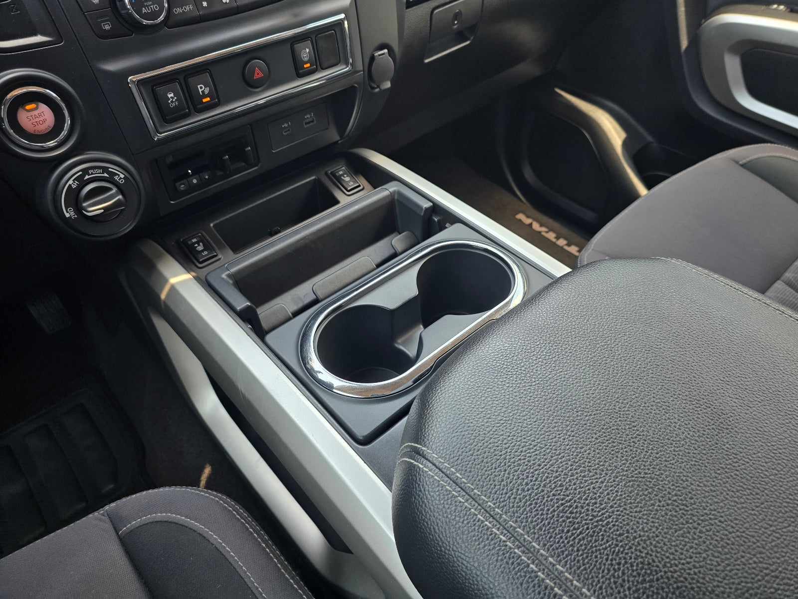 2024 Nissan Titan XD SV