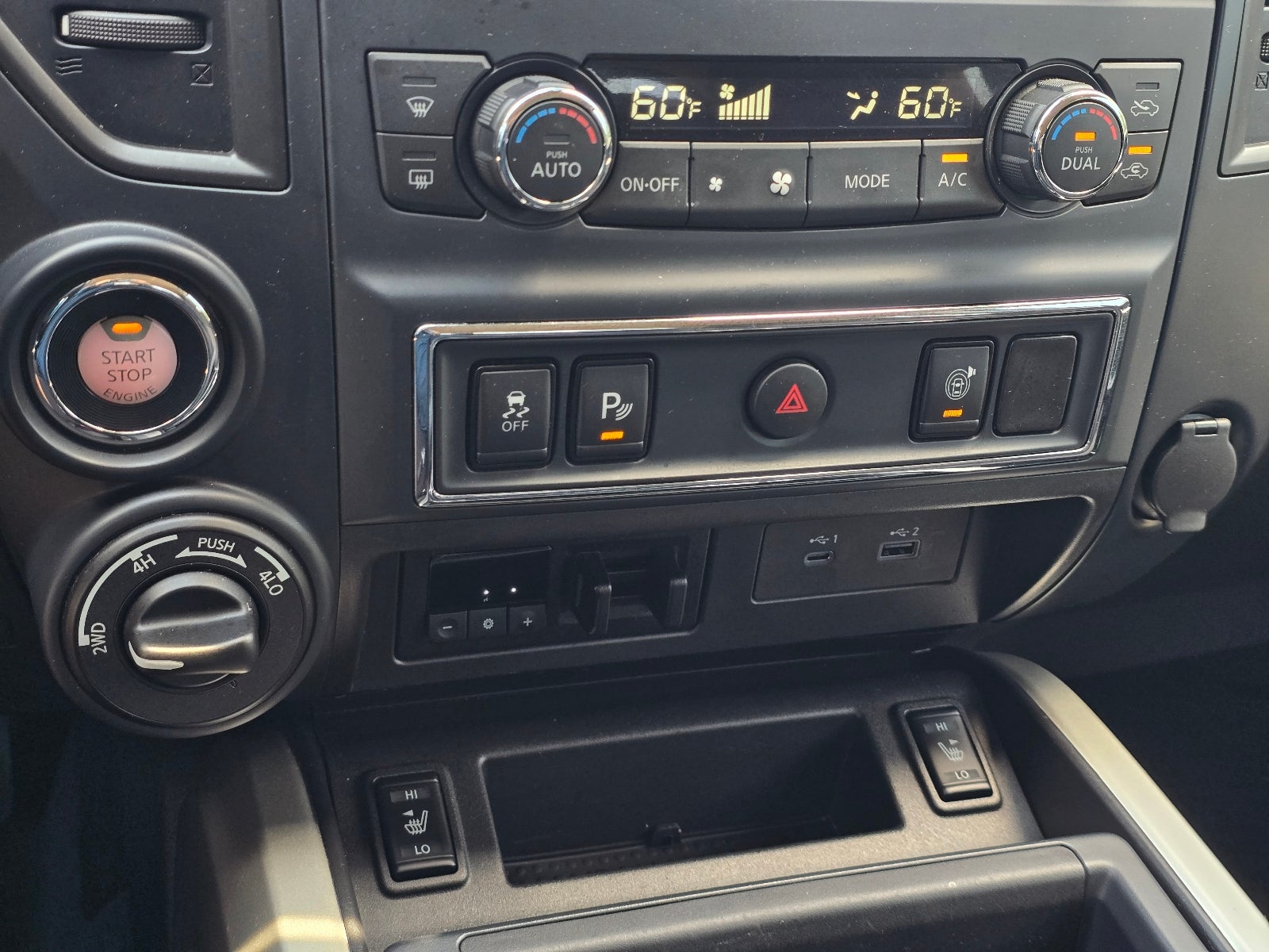 2024 Nissan Titan XD SV