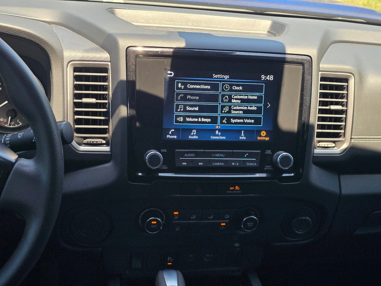 2022 Nissan Frontier SV