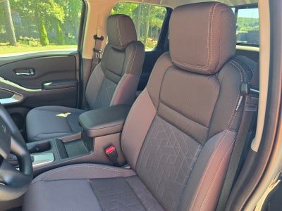 2027 Nissan Frontier SV