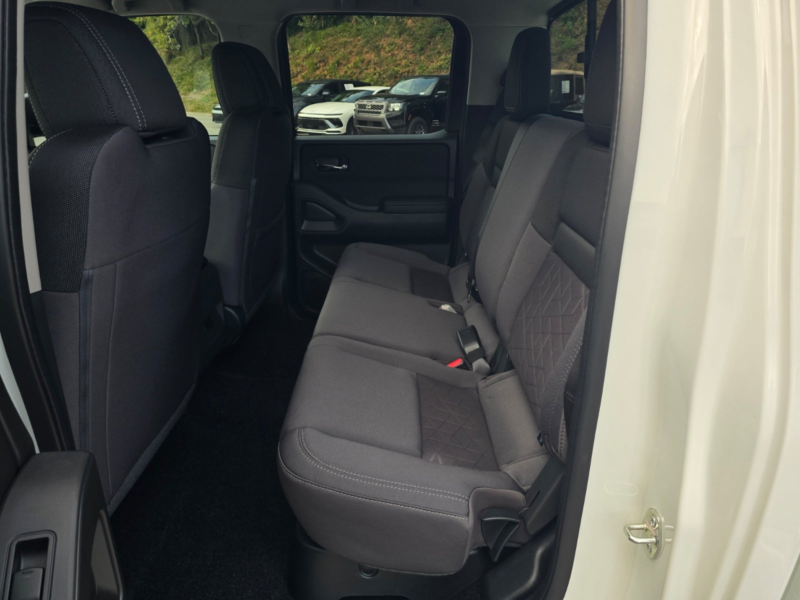 2027 Nissan Frontier SV