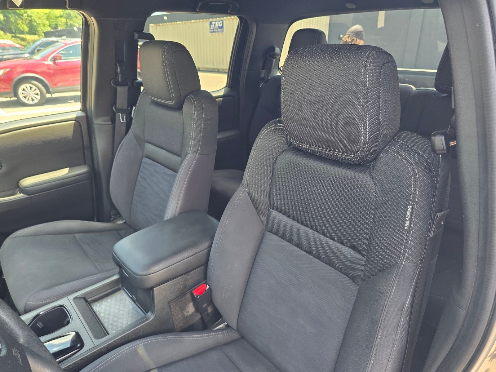 2023 Nissan Frontier SV