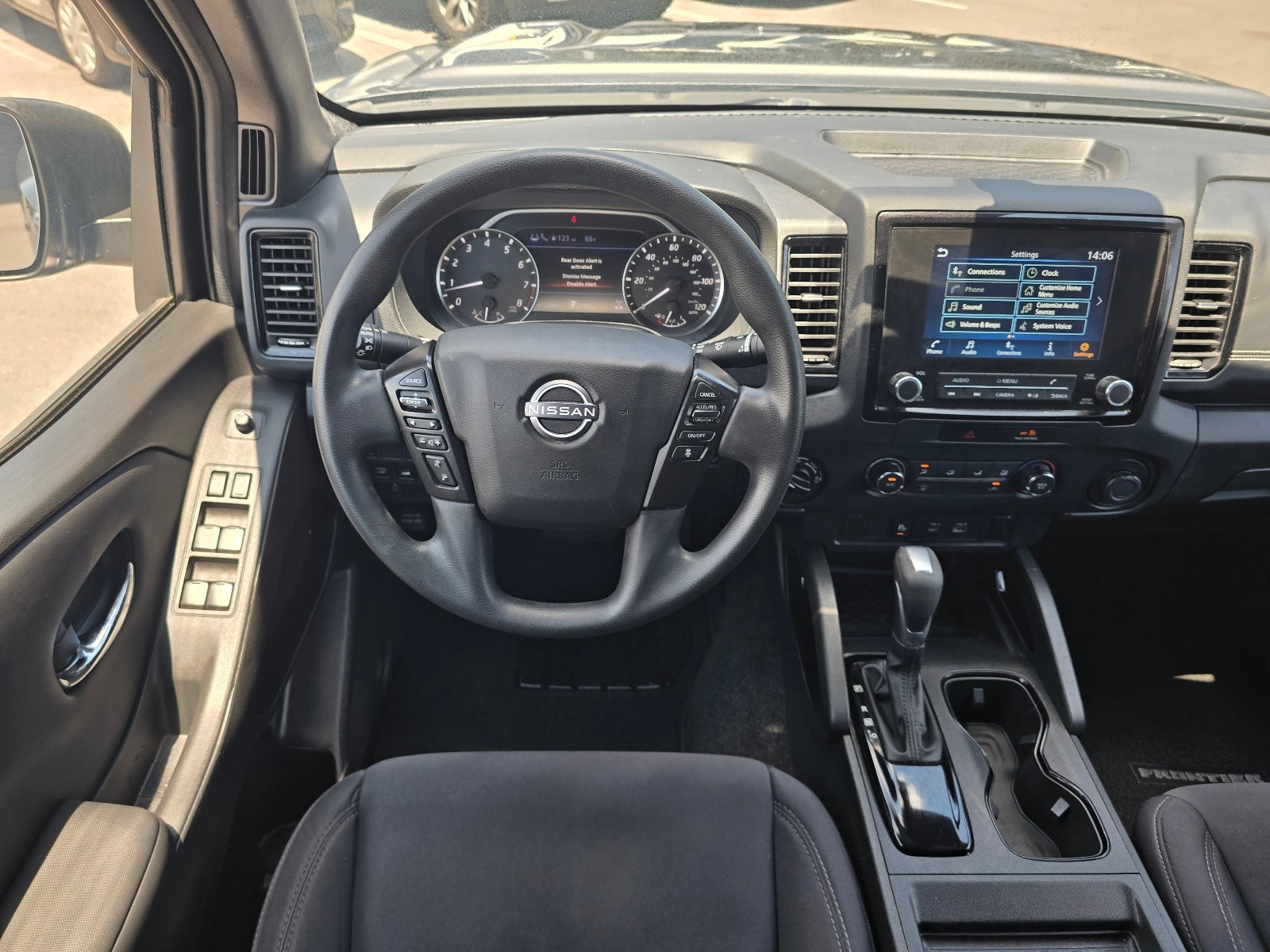 2023 Nissan Frontier SV