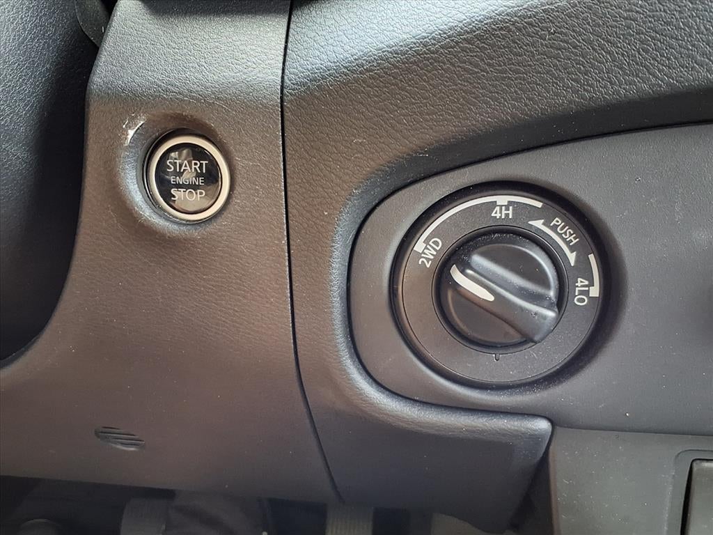 2023 Nissan Frontier SV