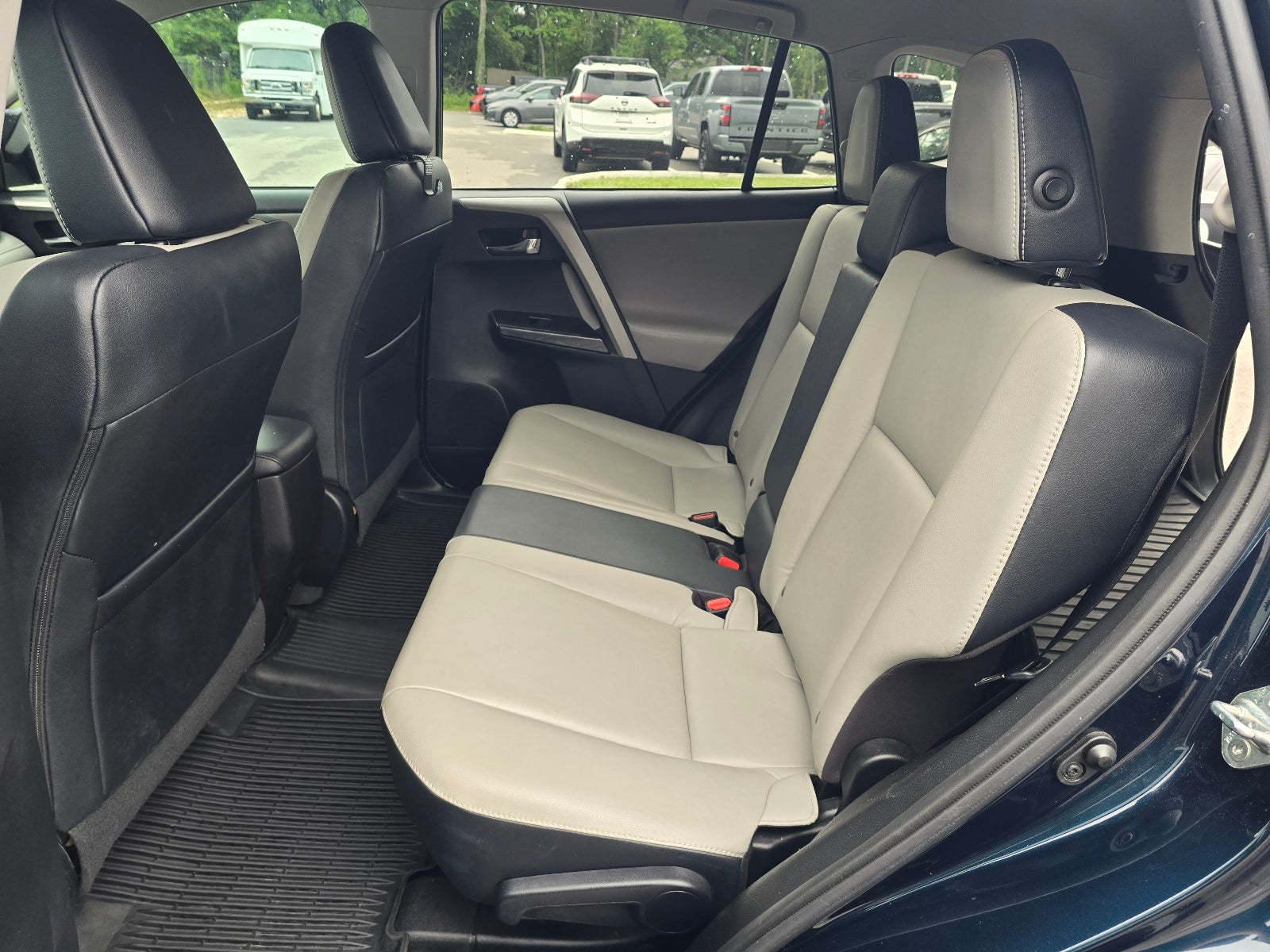 2017 Toyota RAV4 Platinum