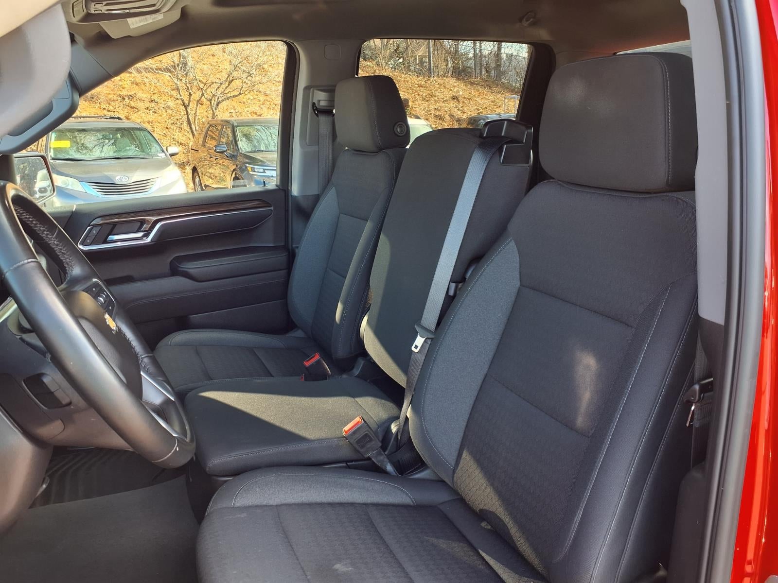 2025 Chevrolet Silverado LT