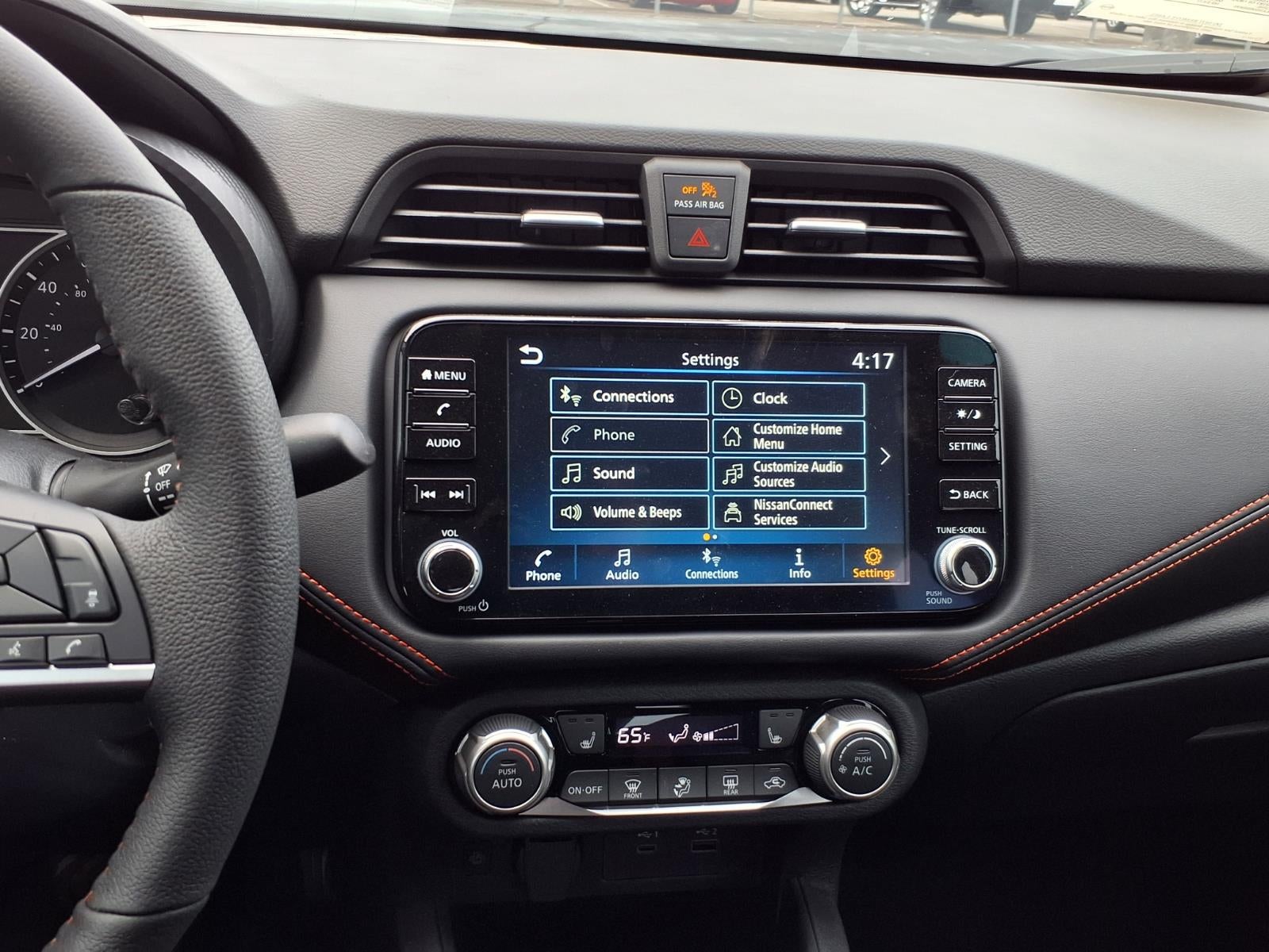 2025 Nissan Versa SR