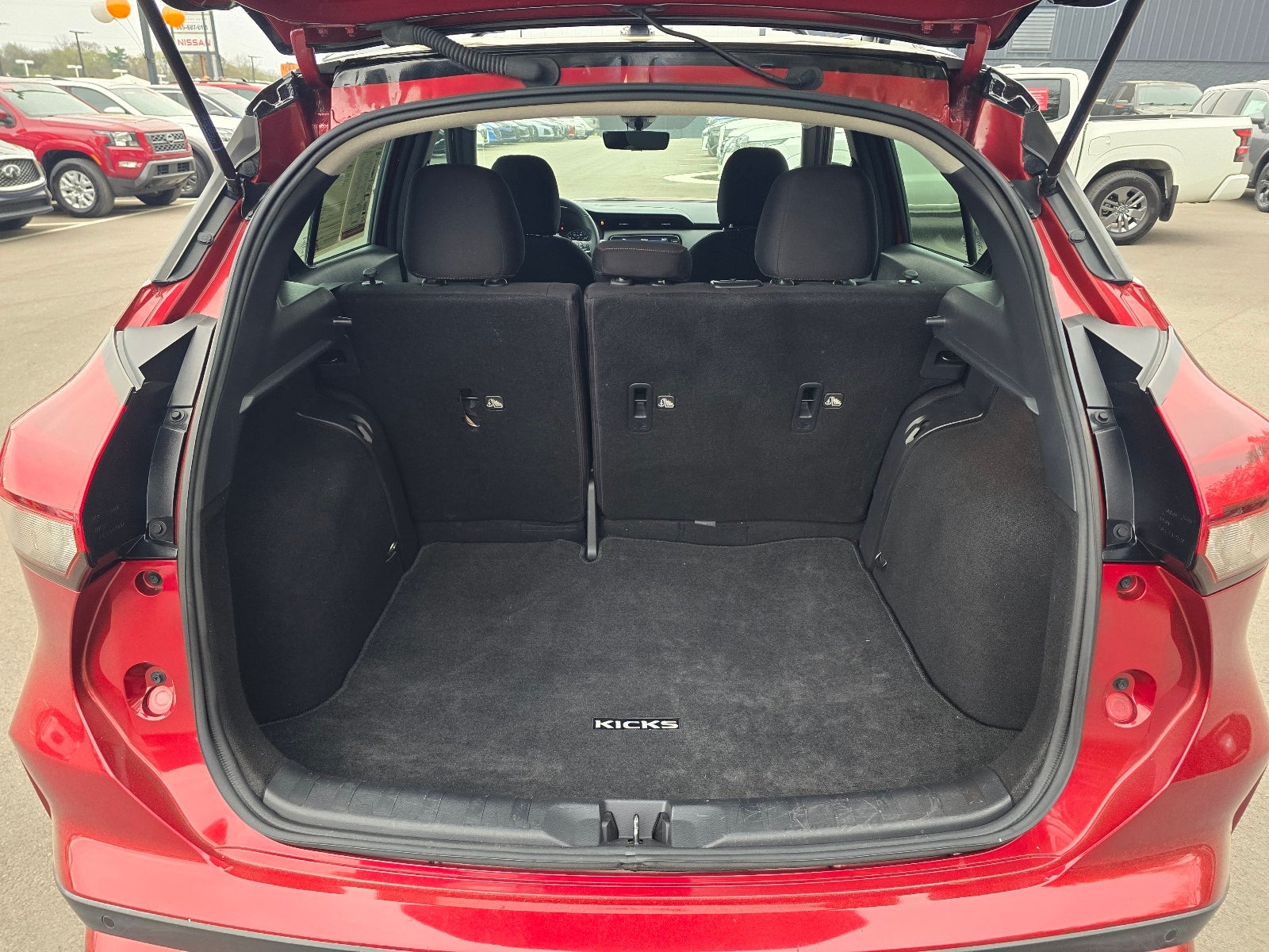 2021 Nissan Kicks SR