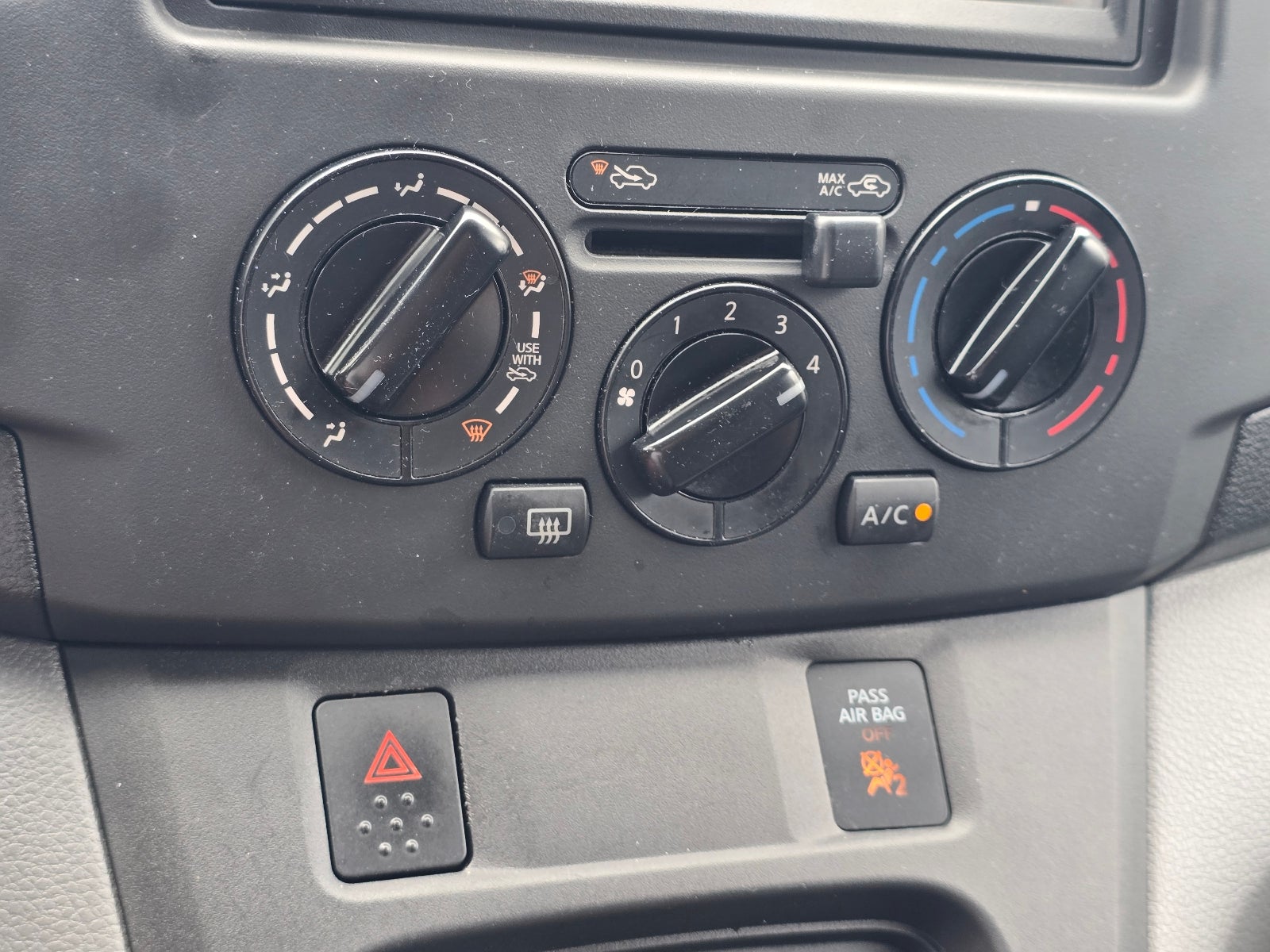2020 Nissan NV200 SV