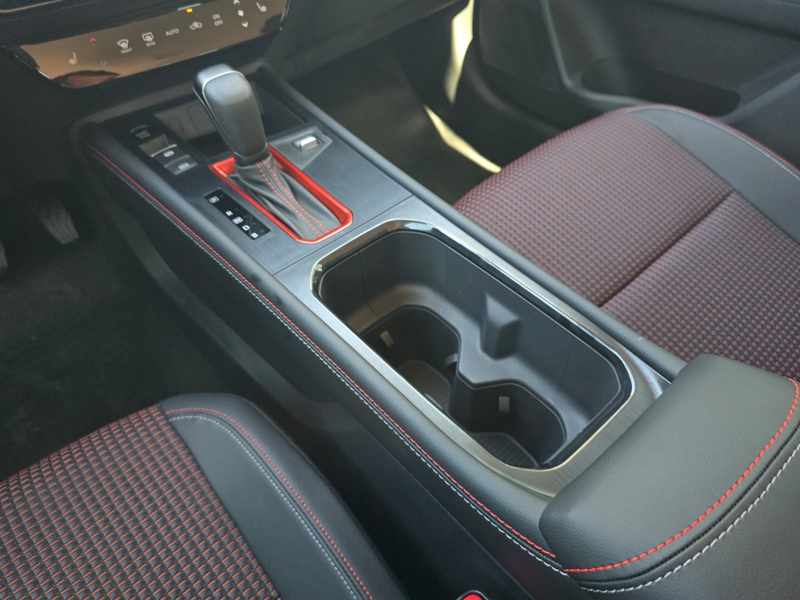 2027 Nissan Kicks SR