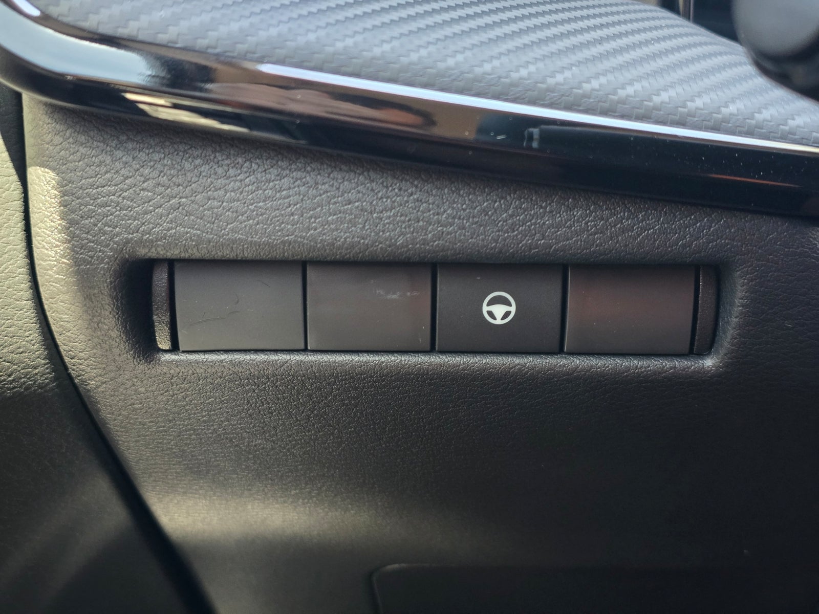 2027 Nissan Kicks SR
