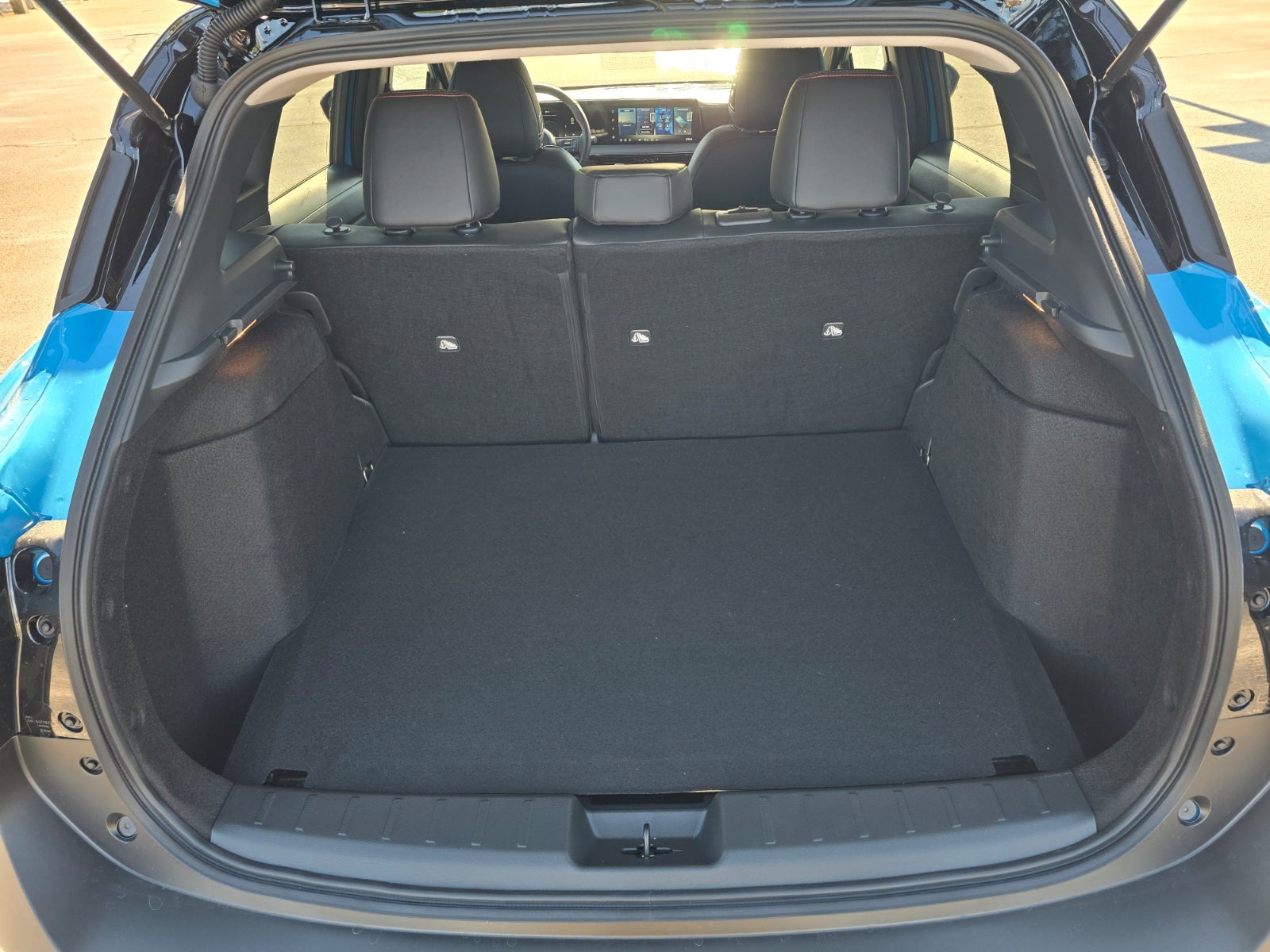 2027 Nissan Kicks SR