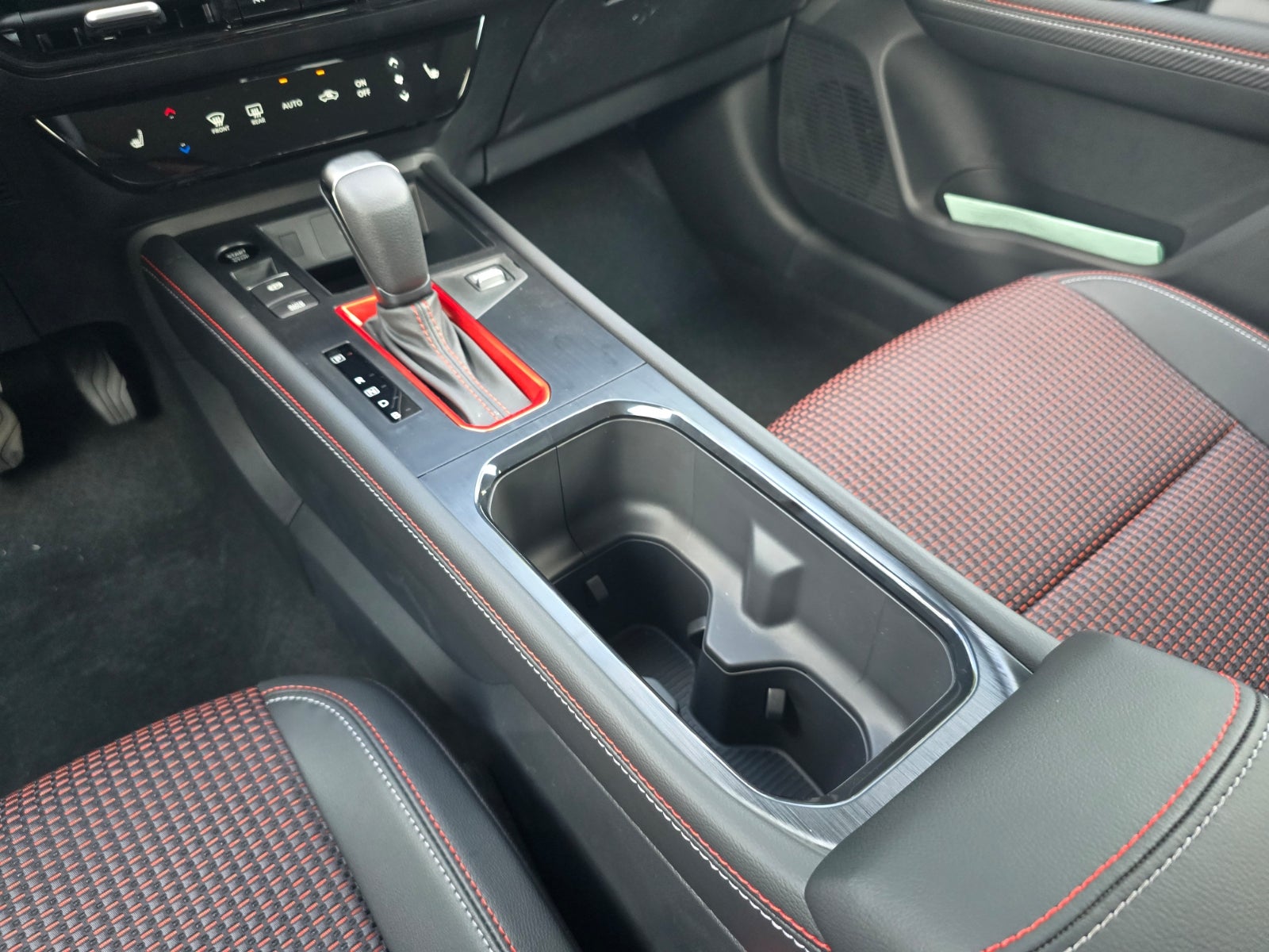 2027 Nissan Kicks SR