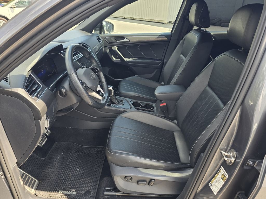 2023 Volkswagen Tiguan SE R-Line Black