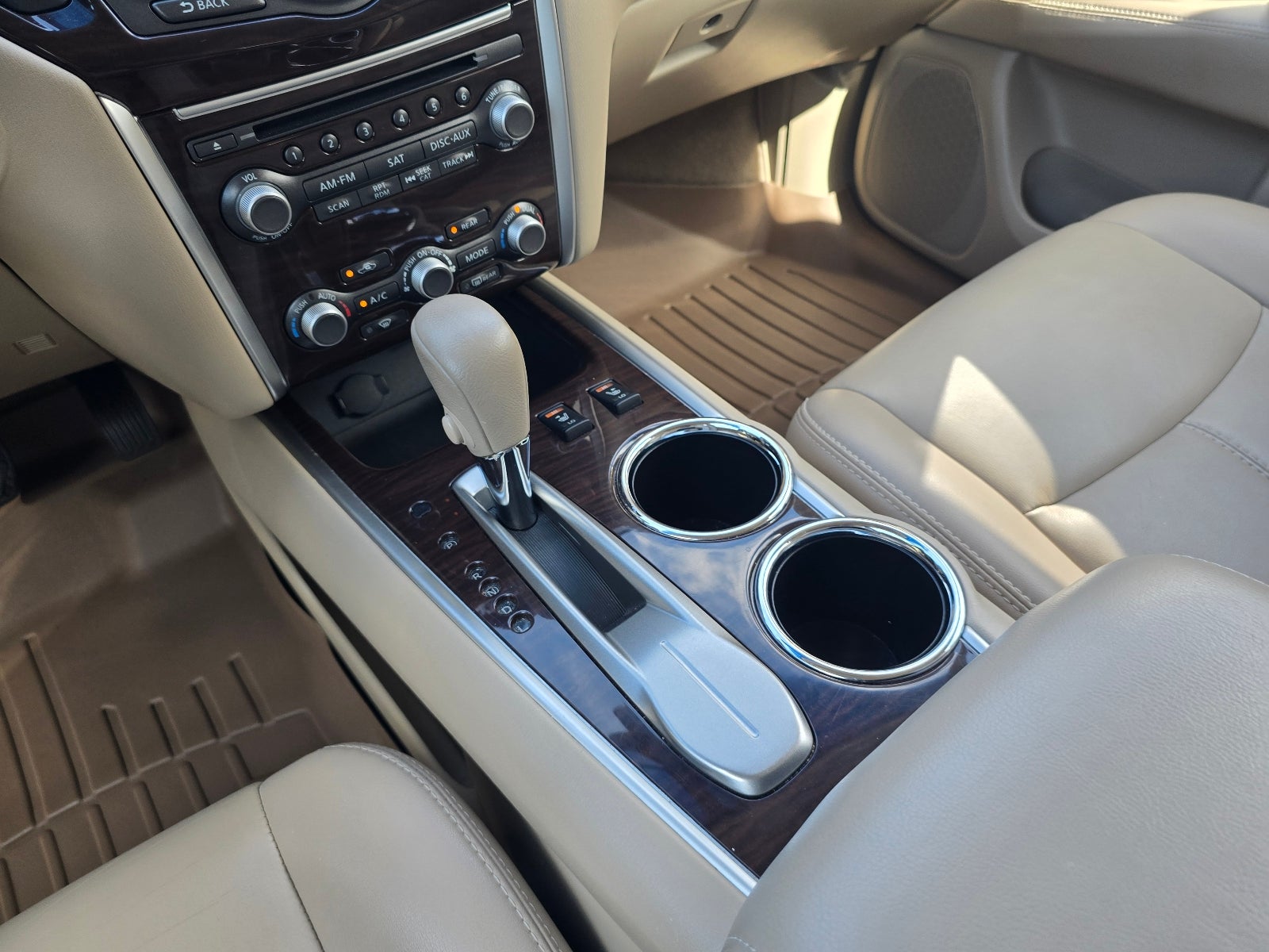 2015 Nissan Pathfinder SL