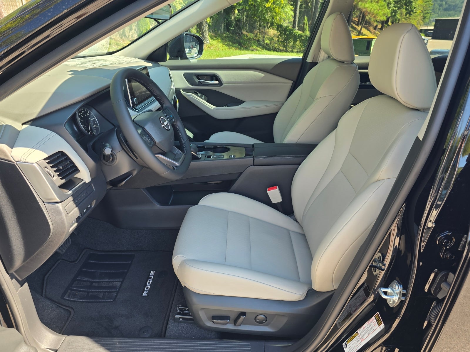 2027 Nissan Rogue SV