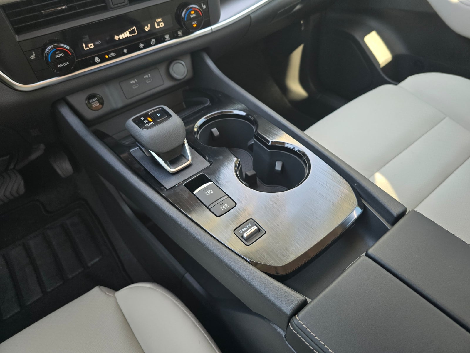 2027 Nissan Rogue SV