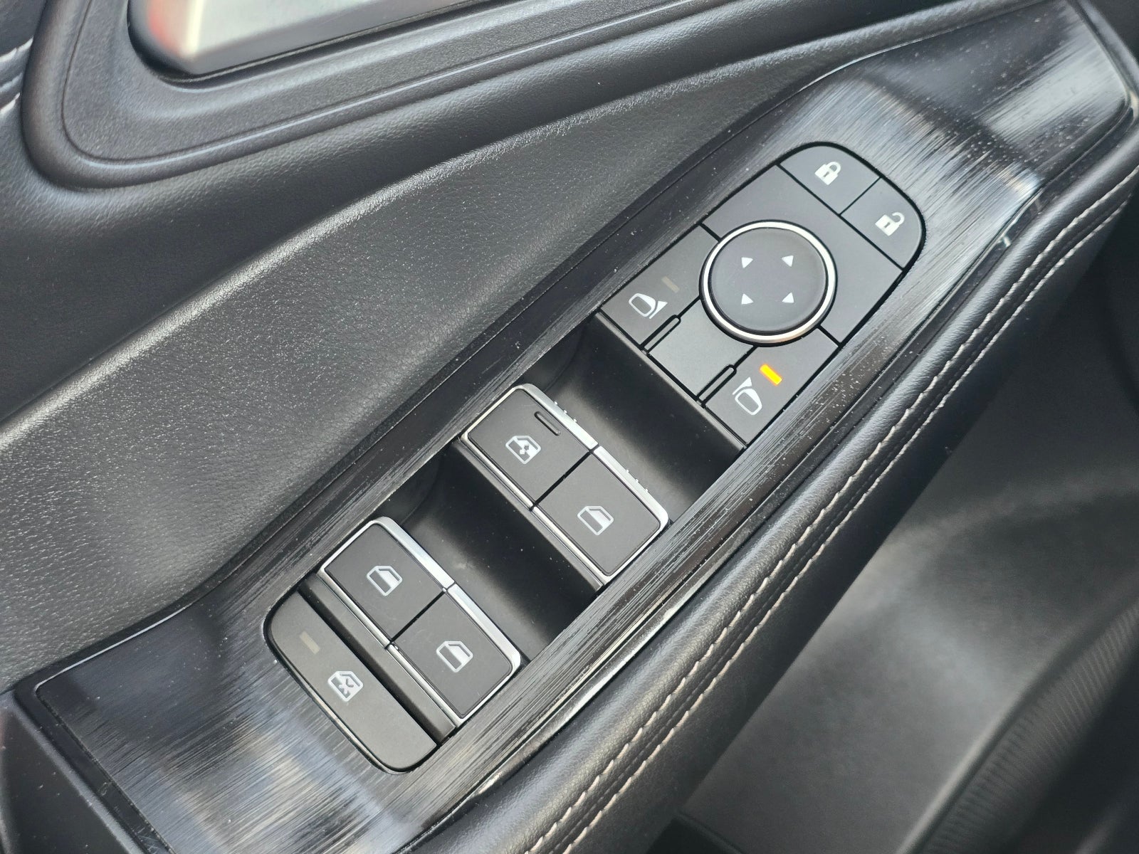 2026 Nissan Rogue SL