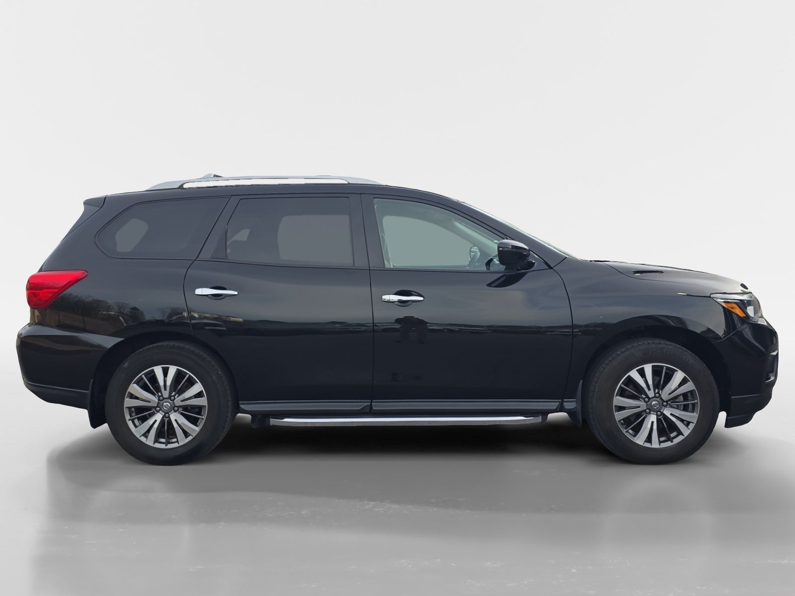 2020 Nissan Pathfinder S