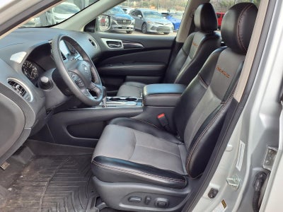 2020 Nissan Pathfinder SL