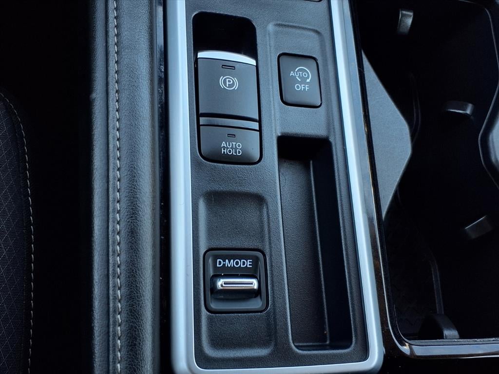 2024 Nissan Pathfinder SV