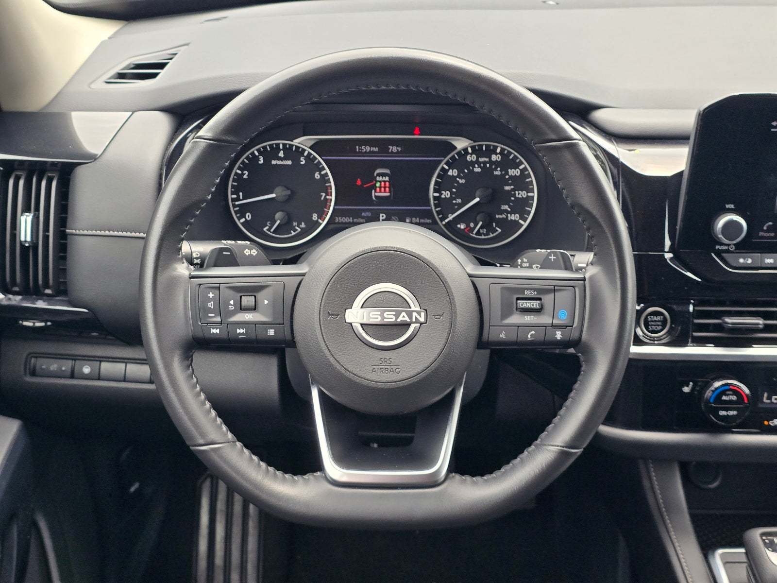 2024 Nissan Pathfinder SV