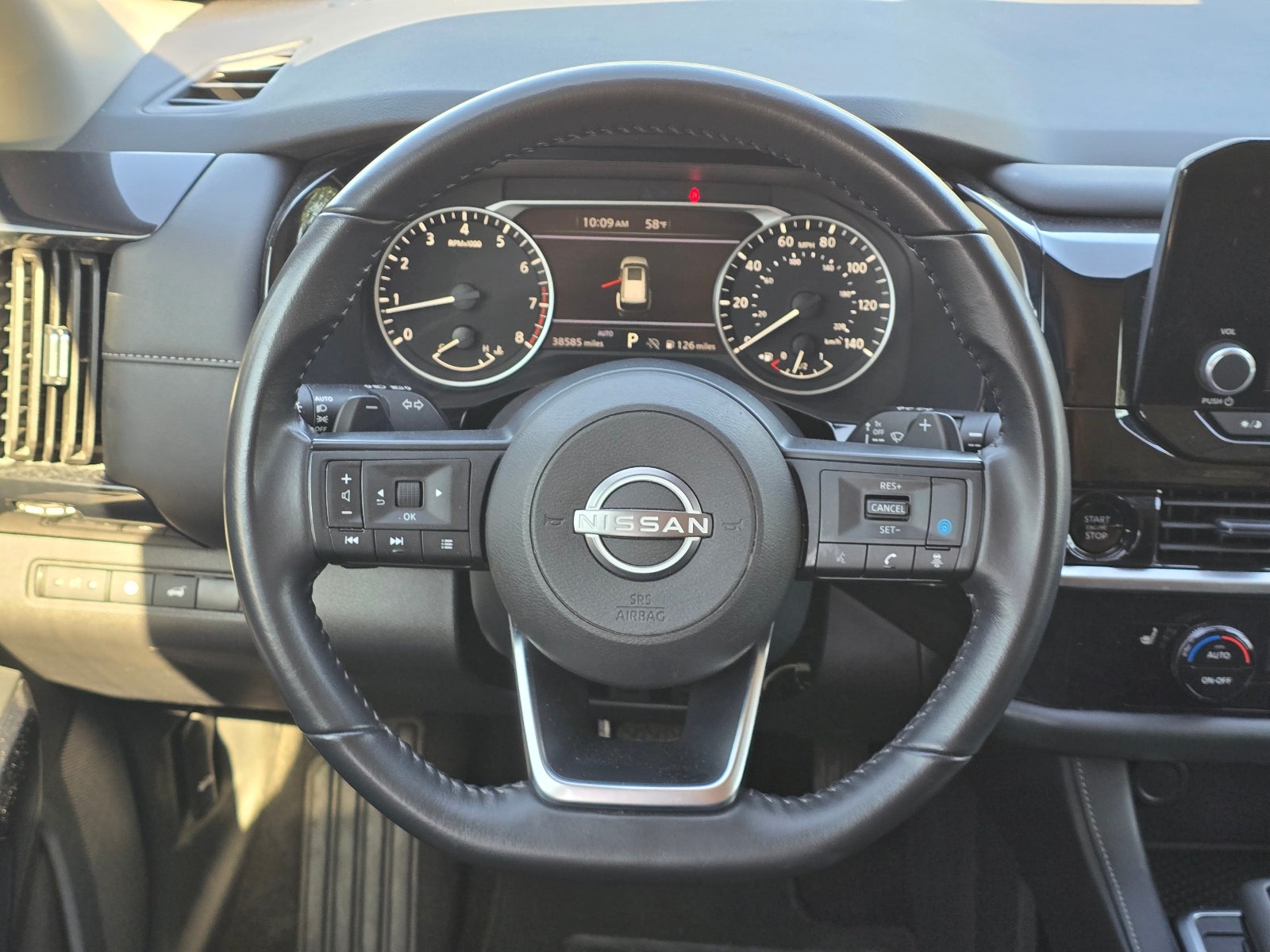 2025 Nissan Pathfinder SV