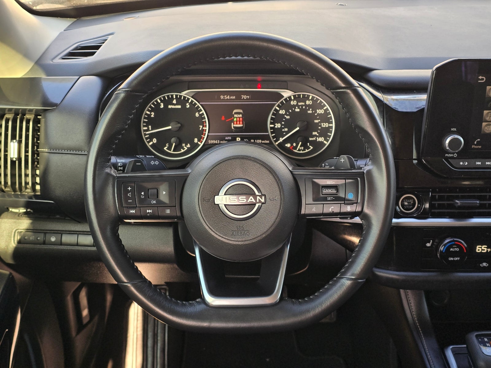 2024 Nissan Pathfinder SV