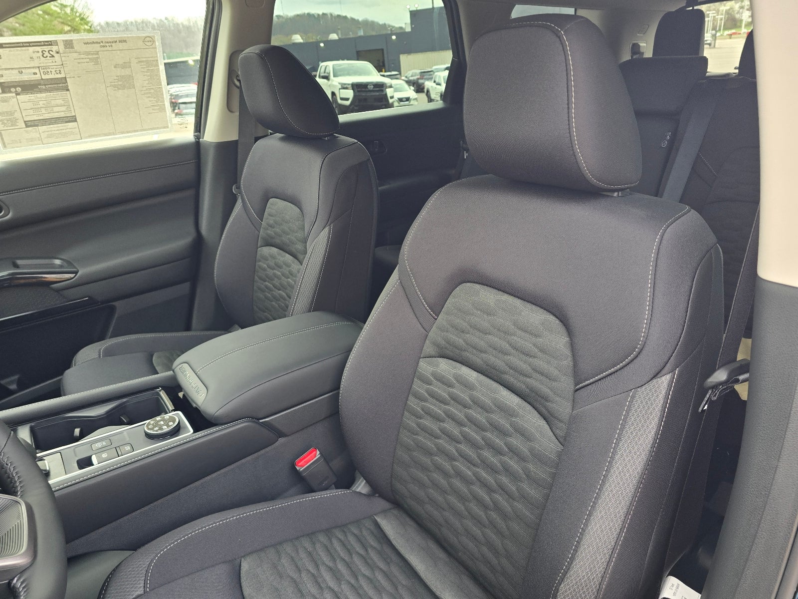 2026 Nissan Pathfinder SV