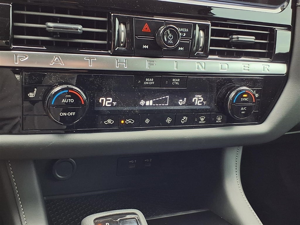 2026 Nissan Pathfinder SV