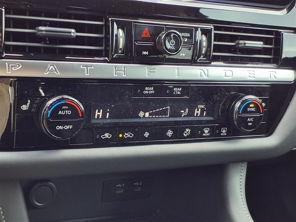 2026 Nissan Pathfinder SV