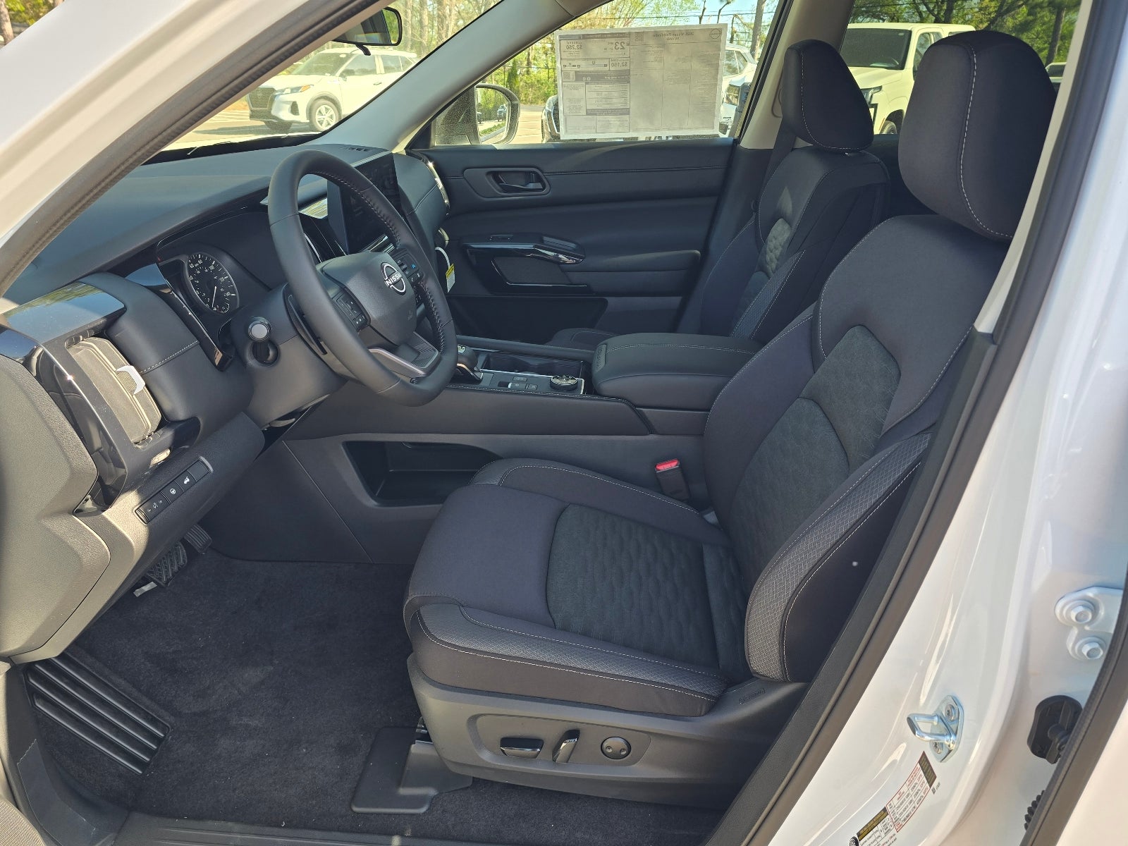 2026 Nissan Pathfinder SV