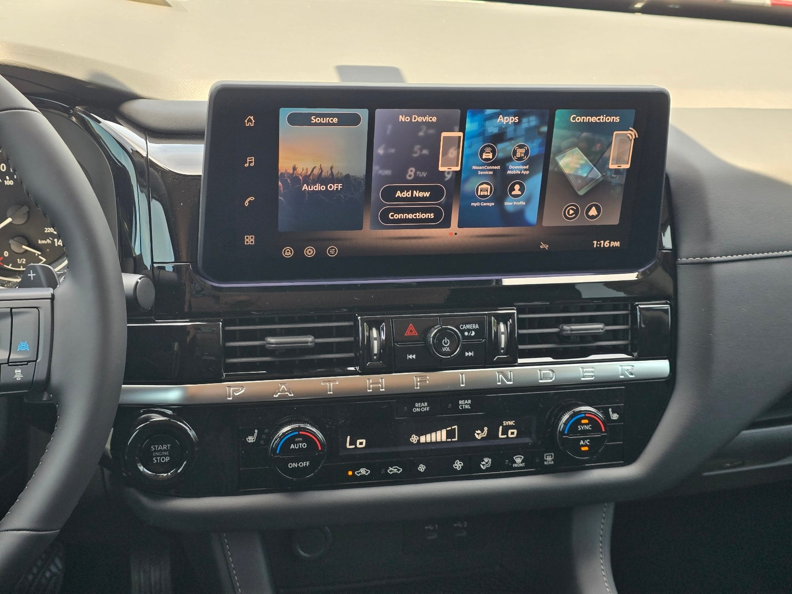 2026 Nissan Pathfinder SV