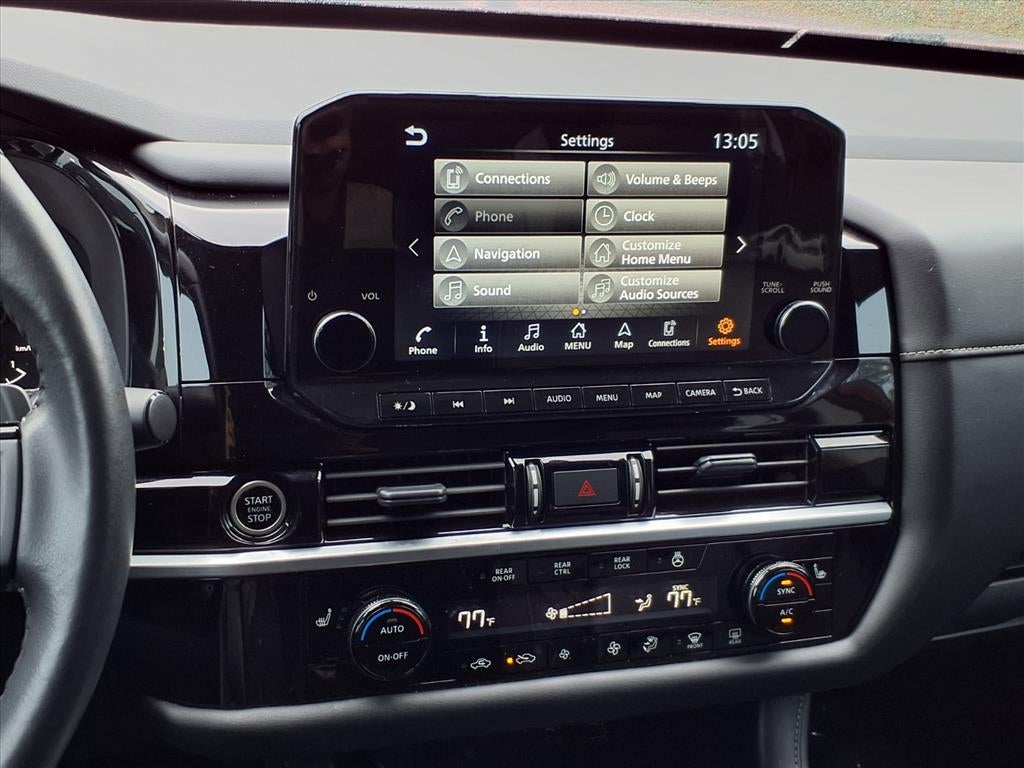 2024 Nissan Pathfinder SL