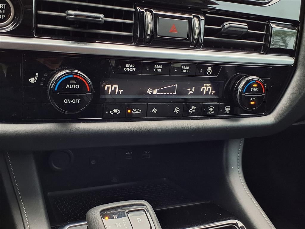 2024 Nissan Pathfinder SL