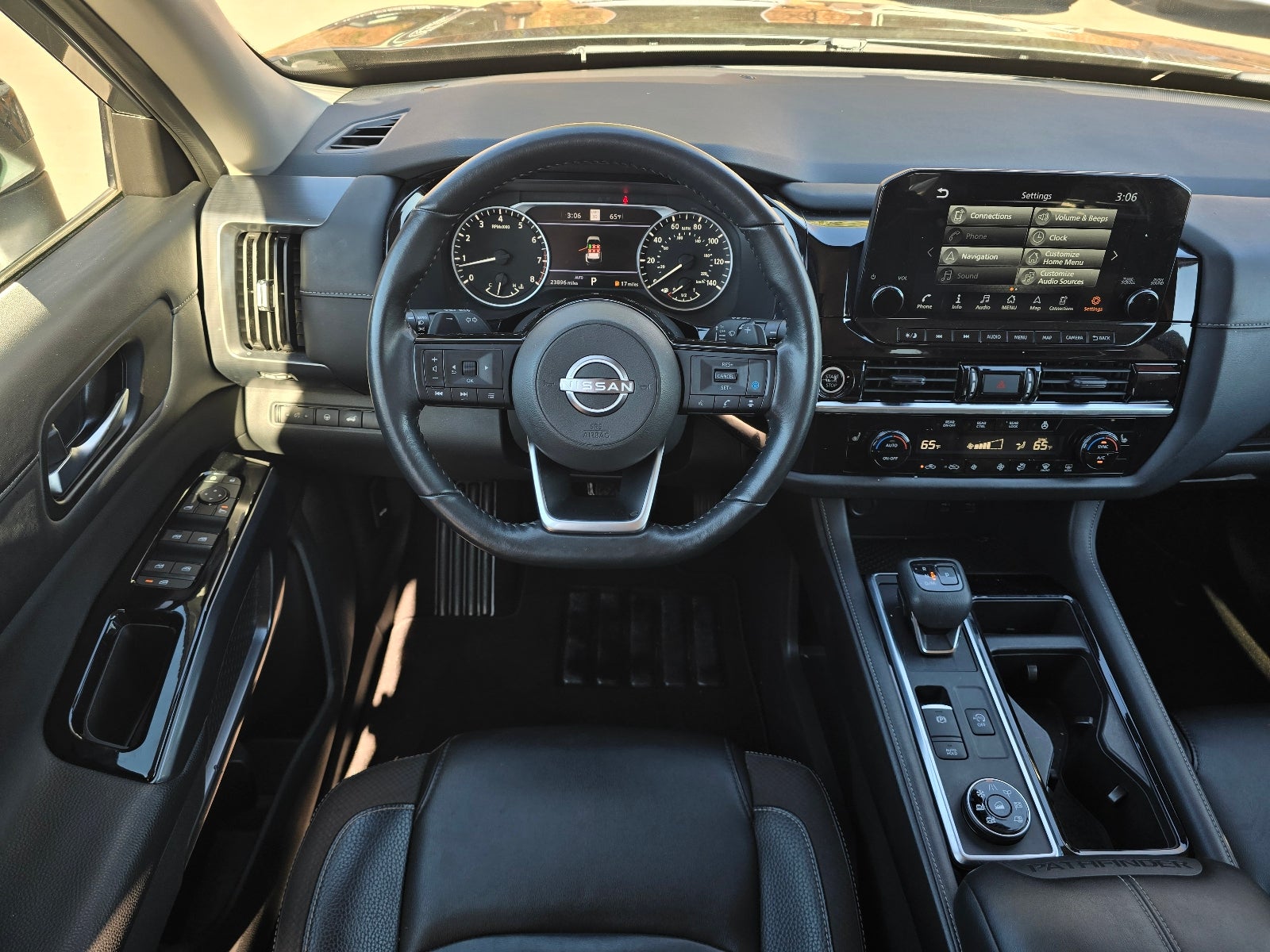 2022 Nissan Pathfinder SL