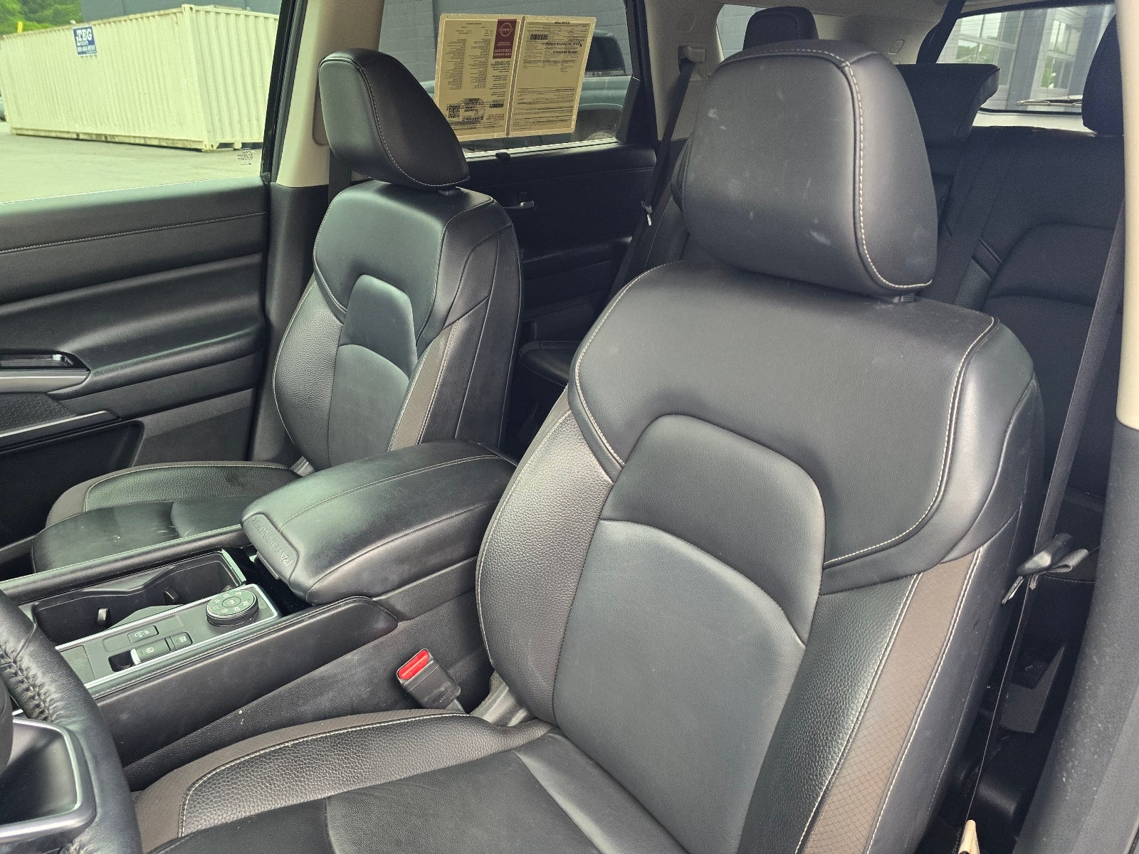 2022 Nissan Pathfinder SL