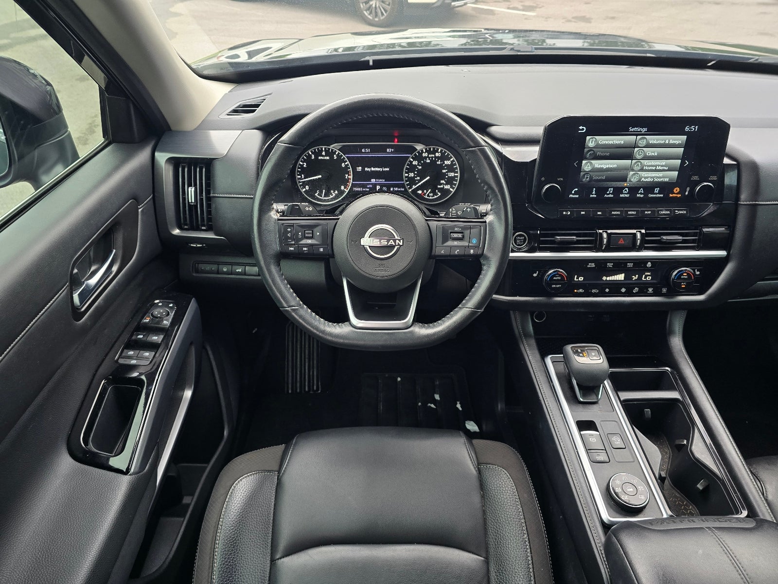 2022 Nissan Pathfinder SL