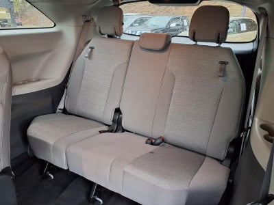2024 Toyota Sienna LE